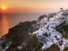 Sunset_on_the_Island_of_Santorini_Greece.jpg